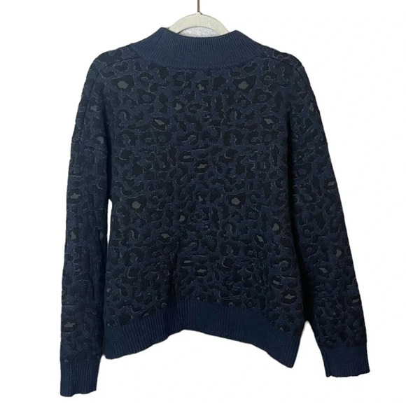 Universal Thread Women’s Blue Cheetah Print Sweater Size Medium - Picture 7 of 8